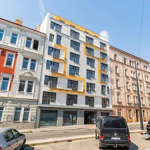 Brand New # 42 In Brand New Building With Free Parking In The Center Apartment