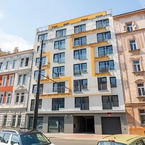 Brand New #31 In Brand New Building With Free Parking In The Center Apartment