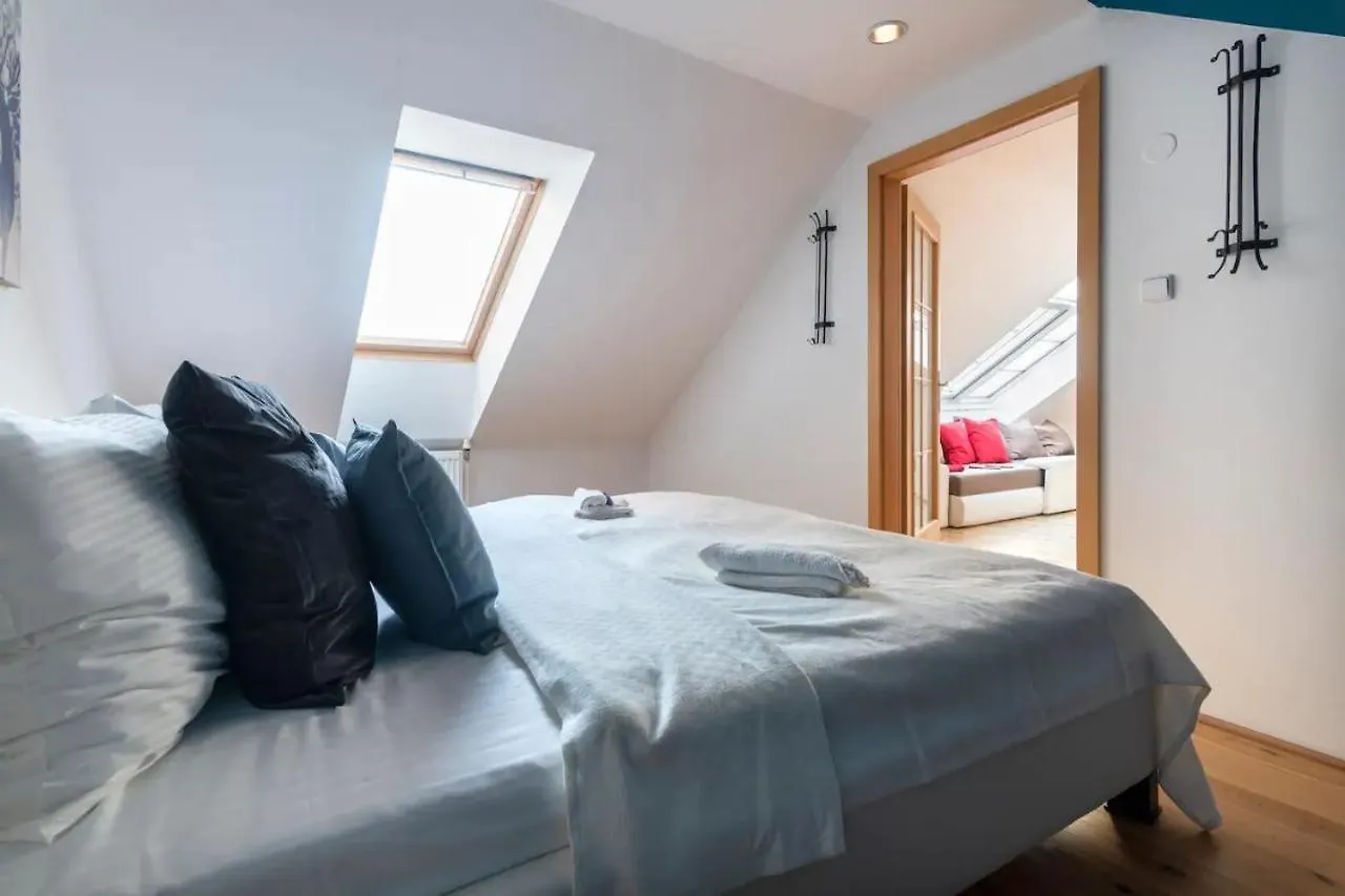 5Bd Duplex - Billiard - Home Cinema - Central Prag 0*,