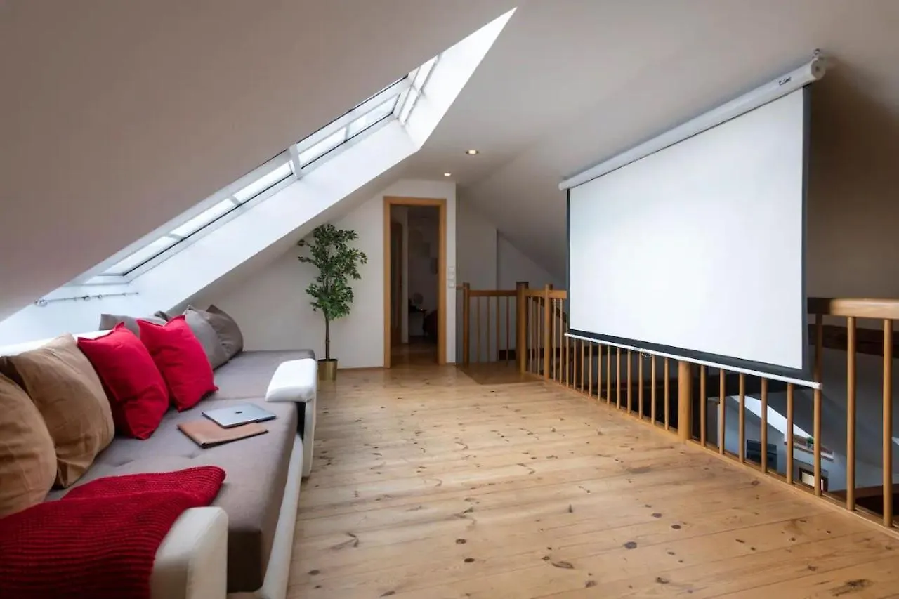 Apartment 5Bd Duplex - Billiard - Home Cinema - Central Prag