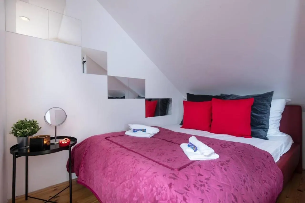 5Bd Duplex - Billiard - Home Cinema - Central Prag Apartment