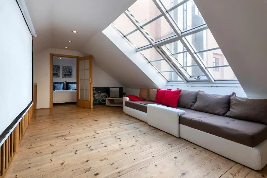5Bd Duplex - Billiard - Home Cinema - Central Prag 0*,  Tschechische Republik