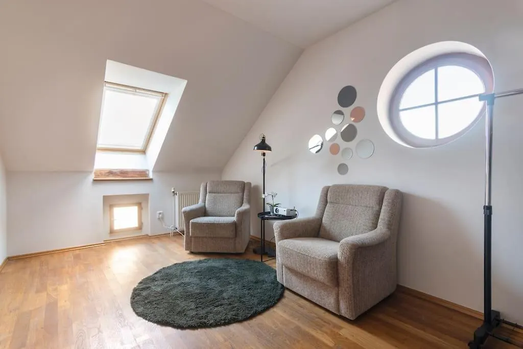 5Bd Duplex - Billiard - Home Cinema - Central Prag Apartment